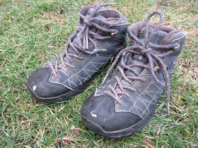 Dětské boty - pohorky na trekking, velikost 32 (EUR)