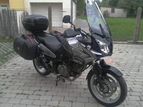 Prodám Suzuki DL 650 V-strom, r.v.2009, najeto 46 139 km