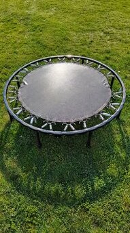 Trampolína