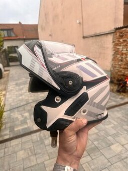 Motorkářská helma Shoei Neotec II