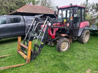 Traktor Belarus 422.1 + vlek