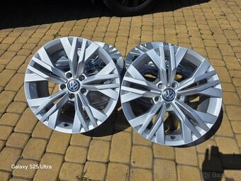 Alu kola 5x112 17" VW Passat B8 7J ET38