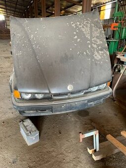 BMW E32 750i díly