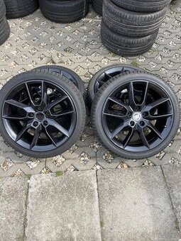 Alu kola Gemini R18