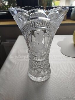 Broušená váza