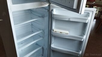 lednička indesit
