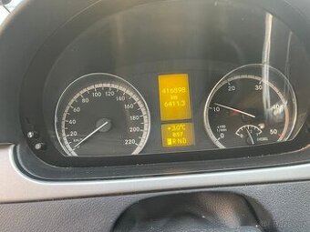 Mercedes Benz Viano - 1