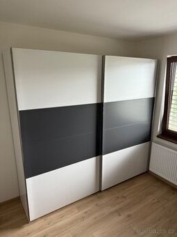 Šatní skříň s posuvnými dveřmi 240x60 cm XXXLutz