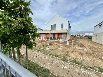 Prodej rodinného domu 179 m2 (ve výstavbě), pozemek 808 m2, 