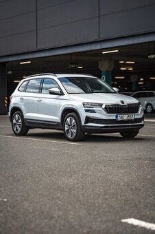 Škoda Karoq 1.5 TSI manuál r.v. 2024, najeto 12000 TOP STAV