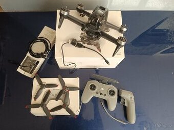 dji FPV Dron - neletaný