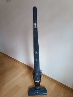 Tyčový vysavač Electrolux Ergorapido EERC75DB /Denim Blue/