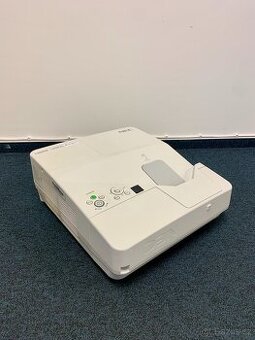 Set: projektor NEC NP-UM351W + zařízení