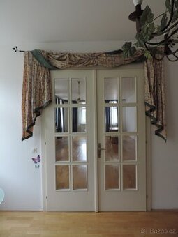 Francouzské dveře z masivu s rámem