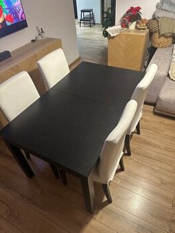 Jídelní stůl a 4x židle