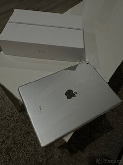iPad (7. generace) Wi-Fi – 128 GB Silver