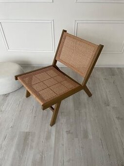 Židle bez područek