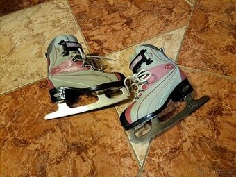 ZNAČKOVÉ BRUSLE SOLUV FASHION, TÉMĚŘ JAKO NOVÉ