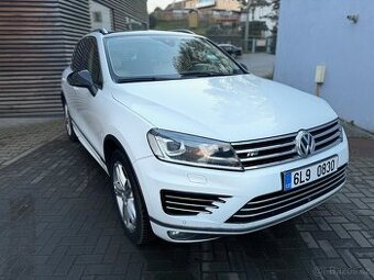 Touareg R-line 4,2V8 TDi 4x4 Aut. Facelift Tažné,panorama