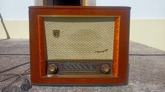 Tesla Dirigent, retro rádio
