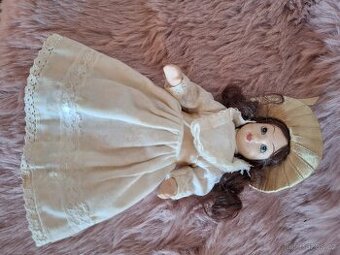 Porcelánová panenka 17 cm