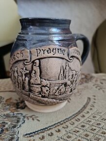 Půllitr, džbánek, korbel s motivem Prahy