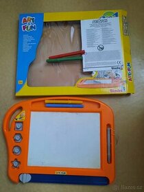 Magnetická kreslící tabulka