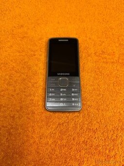 Samsung S5610 v pěkném a plně funkčním stavu