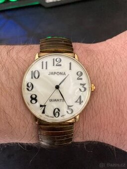 Analogove hodinky Japona