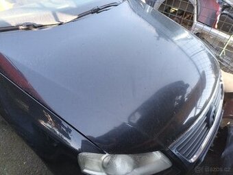 VW Passat B6 - Přední kapota černá