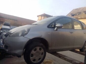 Honda jazz 2006 všechny díly  1.5i motor super