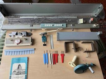 Pletací stroj SIMAC DX-2000 + příslušenství