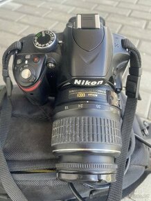 Prodám fotoaparát Nikon - 1