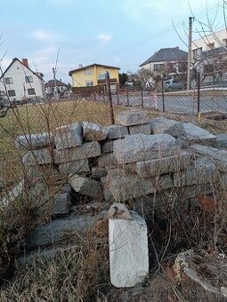 Žulová dlazba stará asi 80let bez vad Prodano