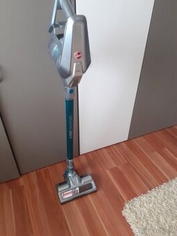 Tyčový vysavač Hoover na díly
