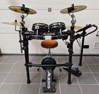 sada ALESIS DM-10