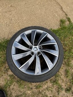 Alu kola Škoda Turbine R18 5x112 Octavia Superb Kodiaq zimní