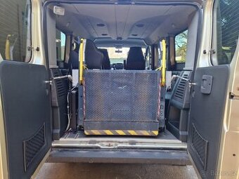 Invalidní plošina + ruční ovládání pro invalidu
