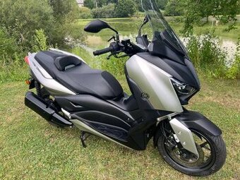 Yamaha X-Max 300