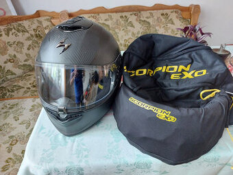 Prodám carbon helmu Scorpion.