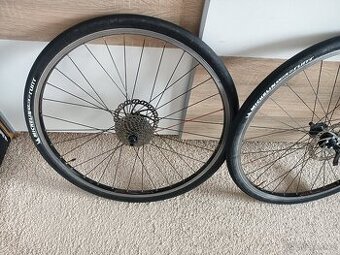Kompletní zapletená kola bontrager 29"
