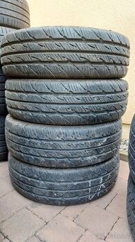 Pneu letní, 4 ks, rozměr 195/70/15C, 104/102R, zn. UNIROYAL