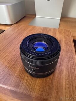 objektiv Canon RF 50 mm f/1,8 STM