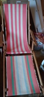 Plazove lehatko s podsadou na nohy