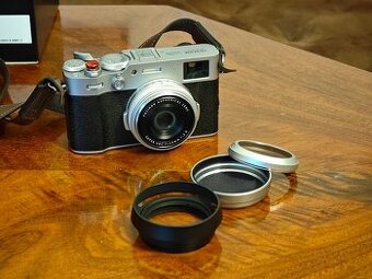Fujifilm X100 VI stříbrný