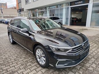 VW Passat B8 GTE Variant 1.4TSI 160kW DSG - záruka Autodraft