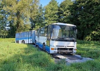Velký autobus přestavbě na rekreační objekt - 1