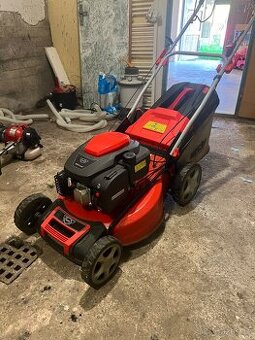 Sekačka na trávu Hecht 554 SX