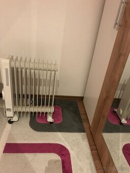 Elektrické topení s kolečky - jako nové, 1000 Kč