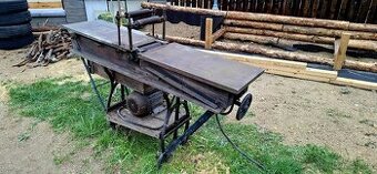 Srovnávačka s přítlakem